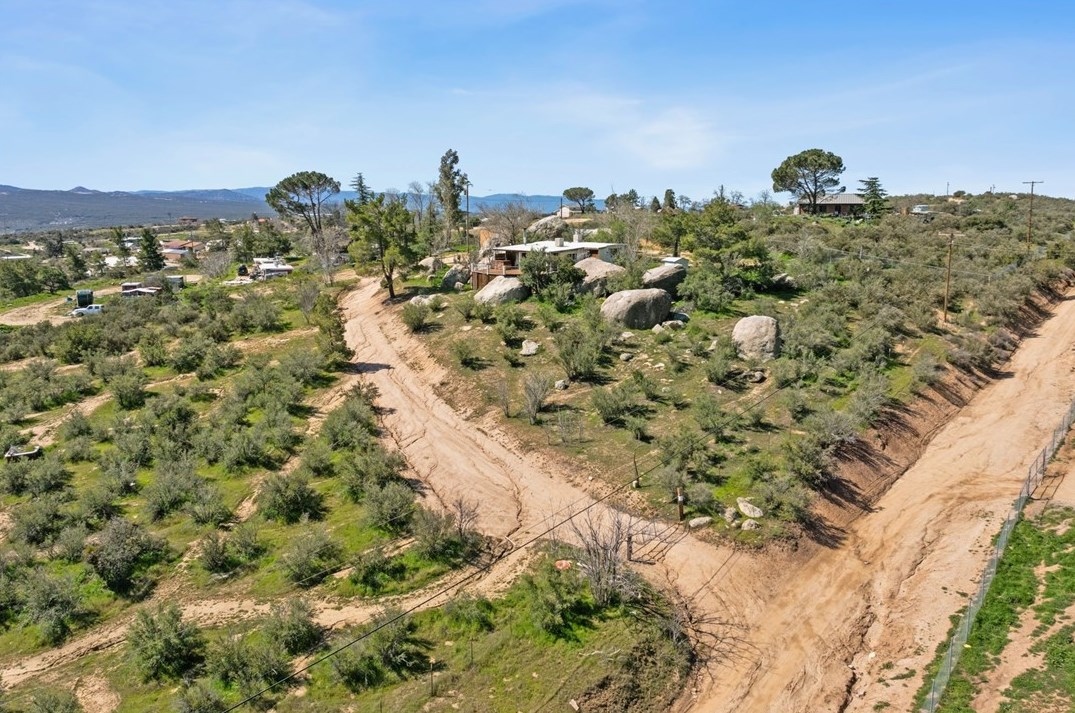 54660 Scouts Ln, Anza CA  92539-8858 exterior