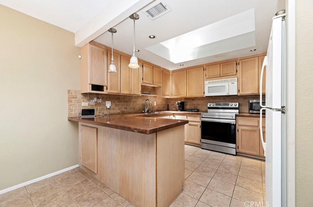 3577 Guava Way, Oceanside CA  92058-1675 exterior