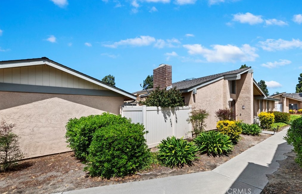 3577 Guava Way, Oceanside CA  92058-1675 exterior