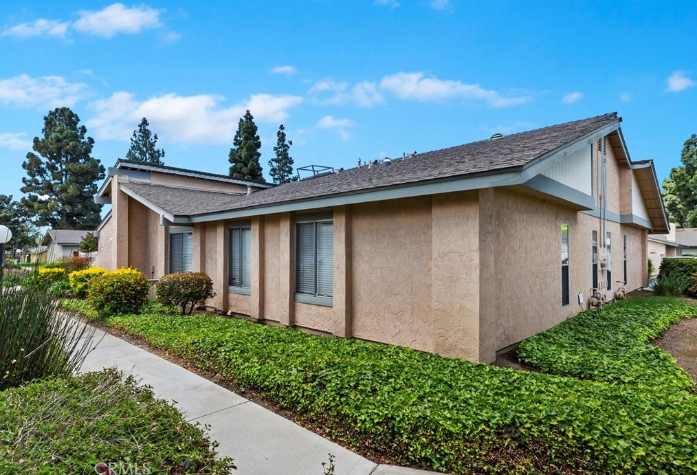 3577 Guava Way, Oceanside CA  92058-1675 exterior