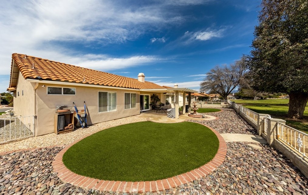 2891 Peach Tree St, Hemet CA  92545-7751 exterior