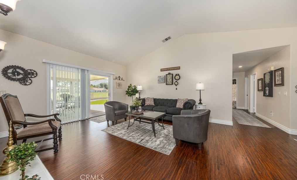 2891 Peach Tree St, Hemet CA  92545-7751 exterior