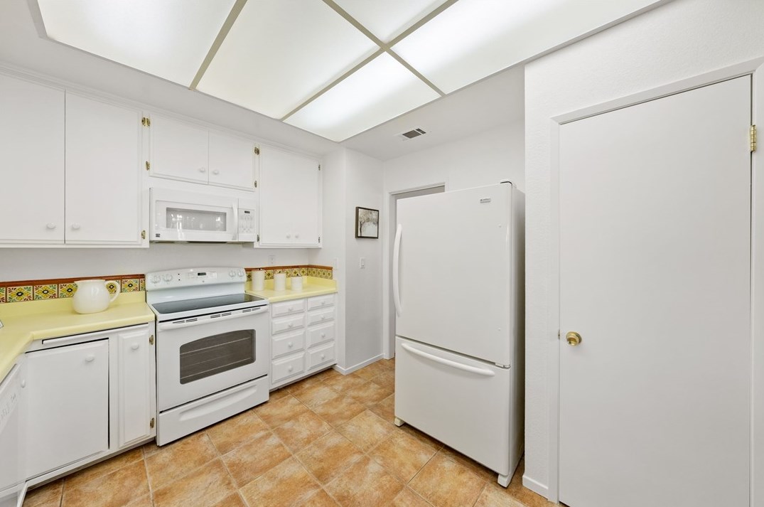 28219 Paseo Grande Dr, Menifee CA  92586-2489 exterior