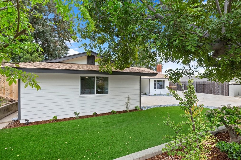 1627 Avenida Ladera, El Cajon, CA 92020-1305