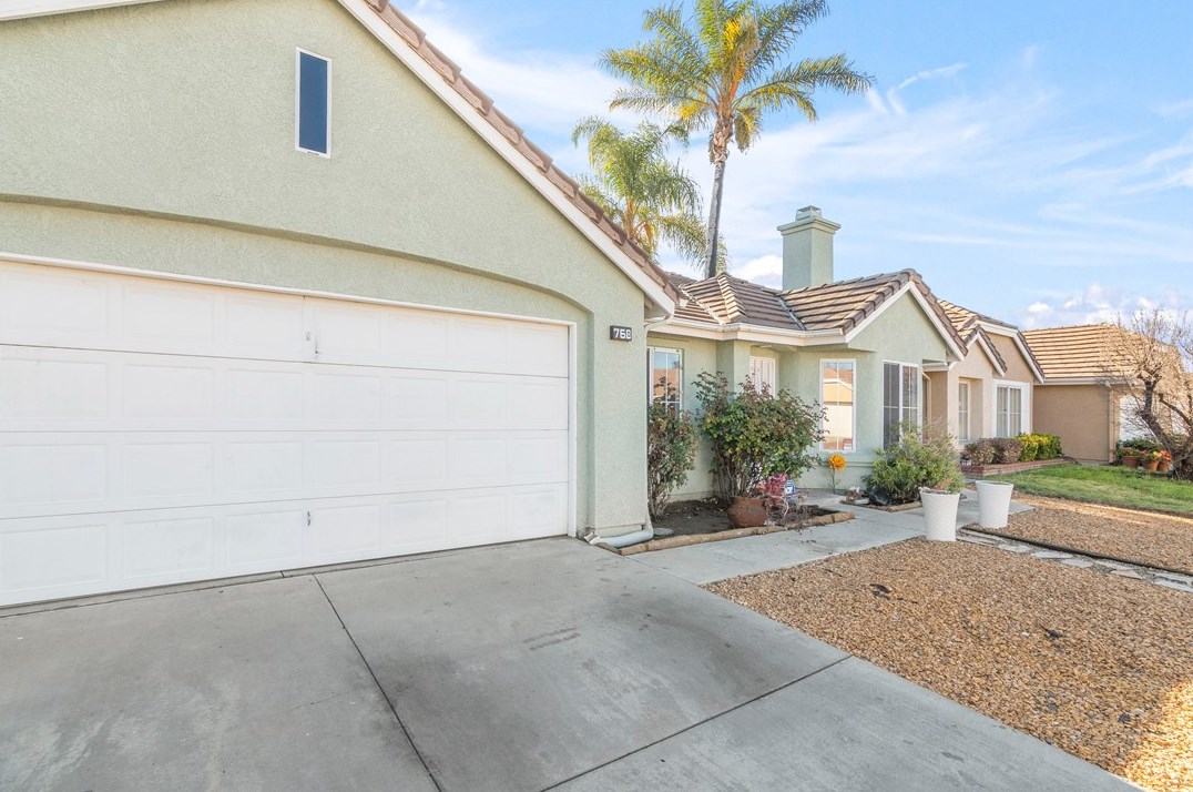 760 Alpine St, Hemet, CA 92545-6823