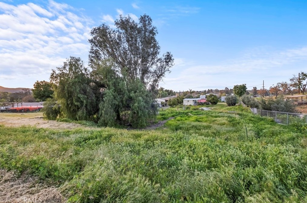 23315 Estrella Ln, Perris CA  92570-8917 exterior