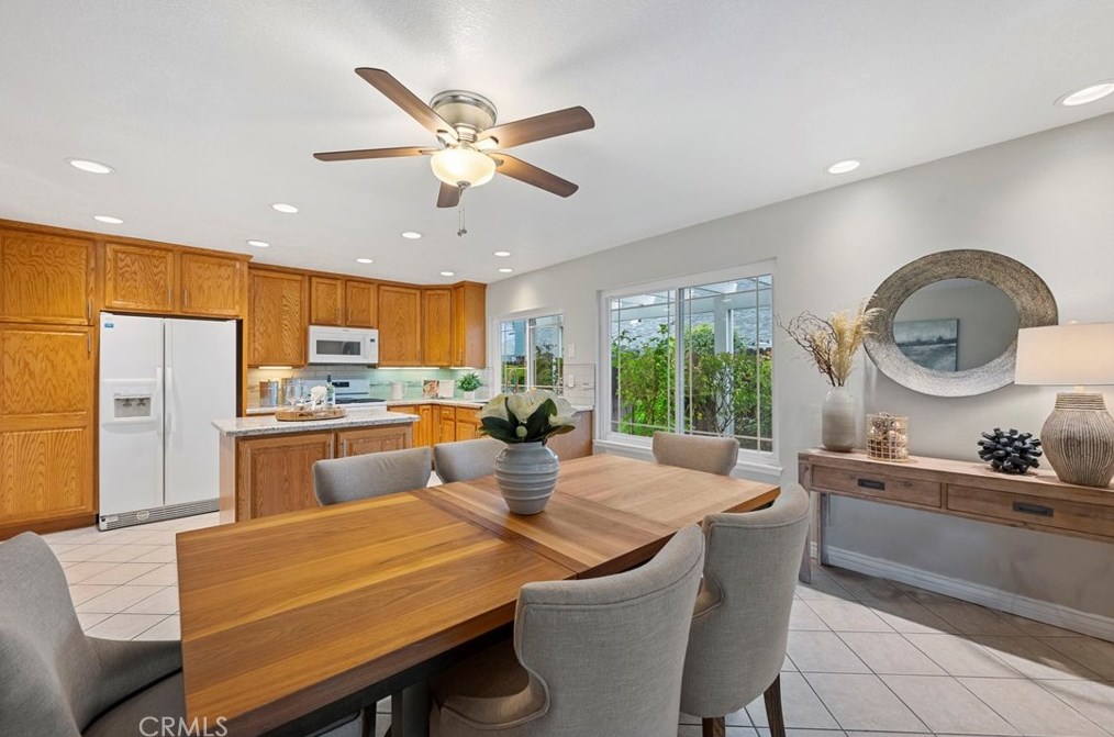 3323 Fruitwood Dr, Riverside CA  92503-5042 exterior