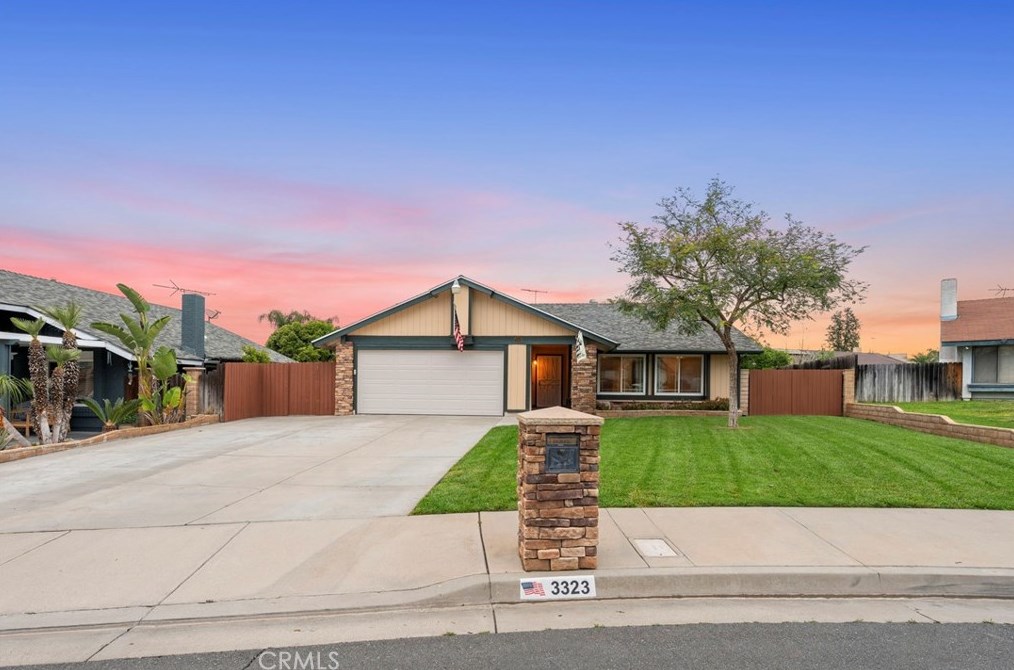3323 Fruitwood Dr, Riverside, CA 92503-5042
