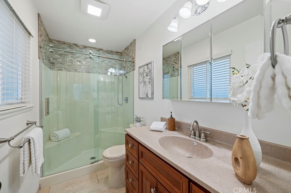 3323 Fruitwood Dr, Riverside CA  92503-5042 exterior