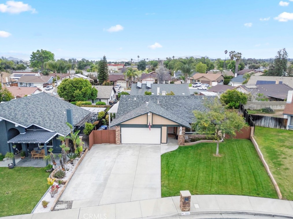 3323 Fruitwood Dr, Riverside CA  92503-5042 exterior