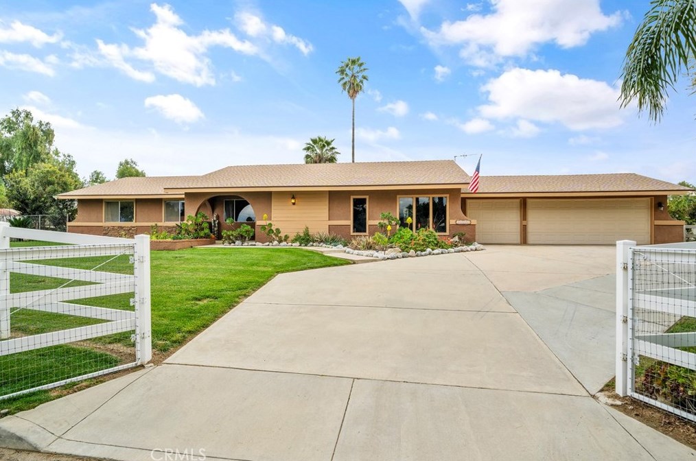 31123 Sunset Ave, Lakeview, CA 92567-9694