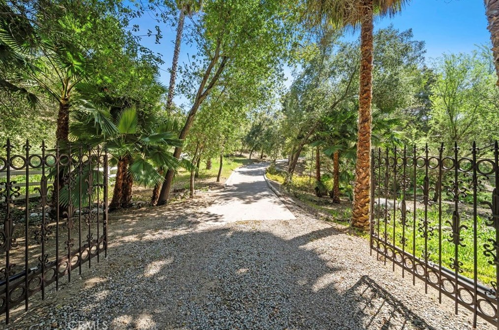 39386 Chaparral Dr, Temecula CA  92592-8822 exterior