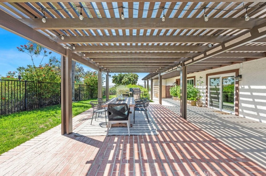 39386 Chaparral Dr, Temecula CA  92592-8822 exterior