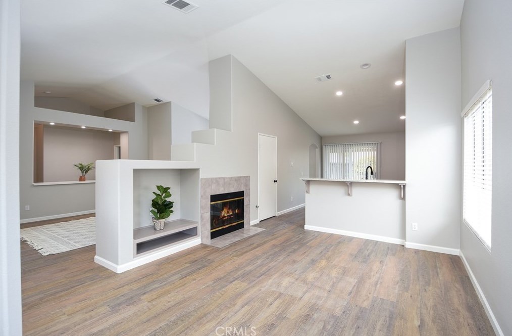 31364 Van Eyck Ct, Winchester, CA 92596