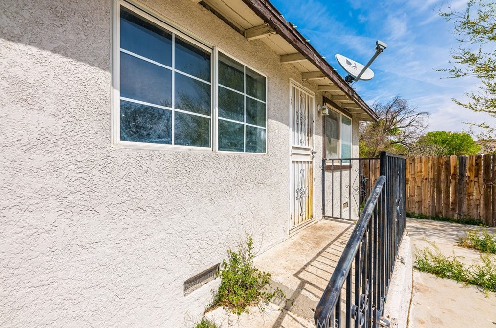 15774 Cottonwood St, Victorville CA  92395-2909 exterior