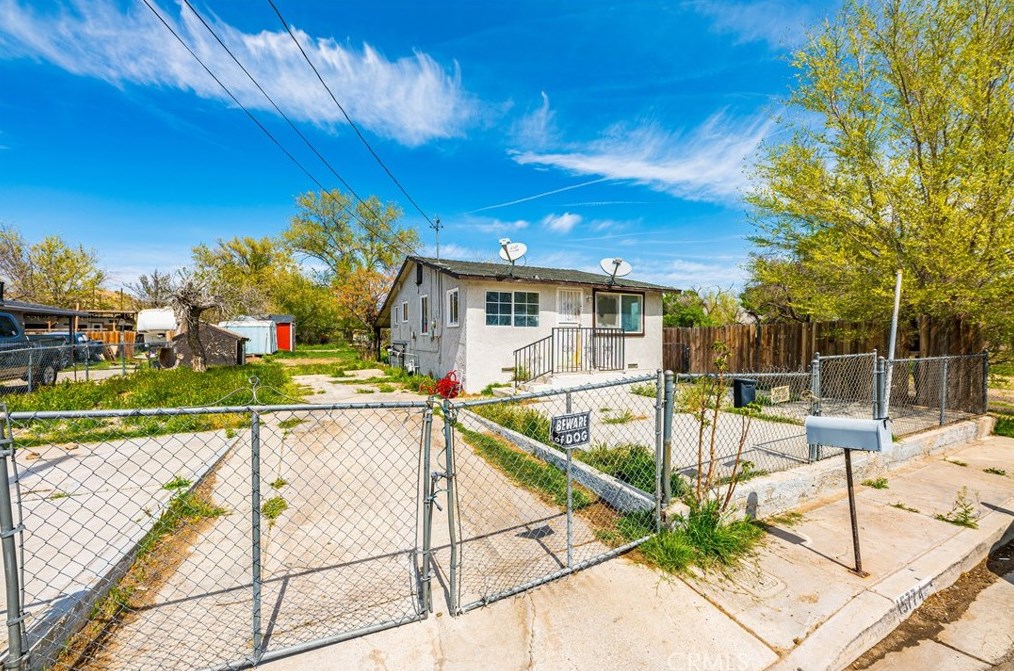 15774 Cottonwood St, Victorville, CA 92395-2909