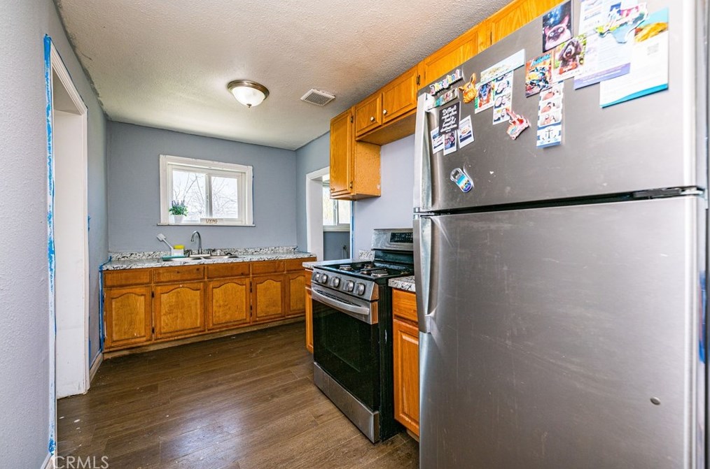 15774 Cottonwood St, Victorville CA  92395-2909 exterior