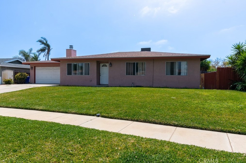 253 Chaparral St, Rialto, CA 92376-2801