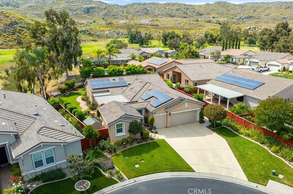 513 Garcia Dr, Hemet, CA 92545-9318