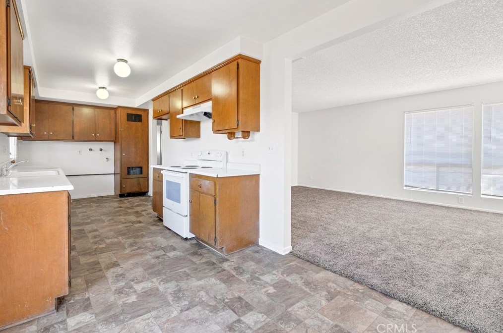 41056 Alder Ave, Hemet CA  92544-6271 exterior