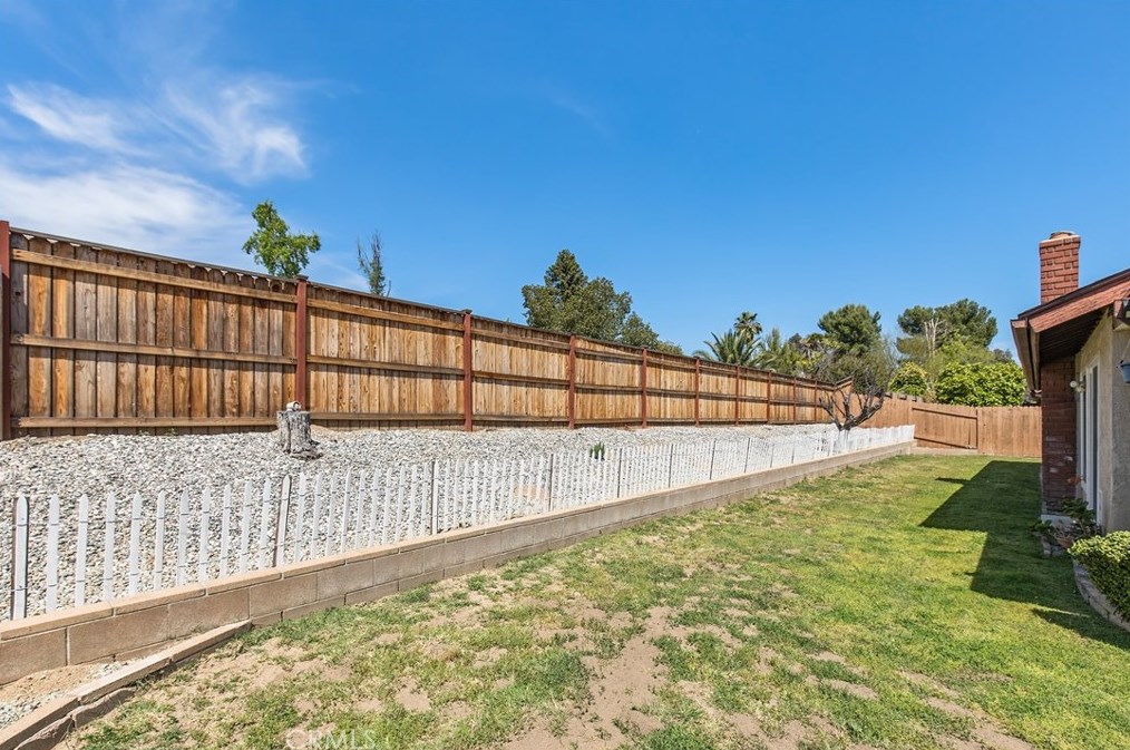 730 Thornton Ave, Hemet CA  92545-9129 exterior