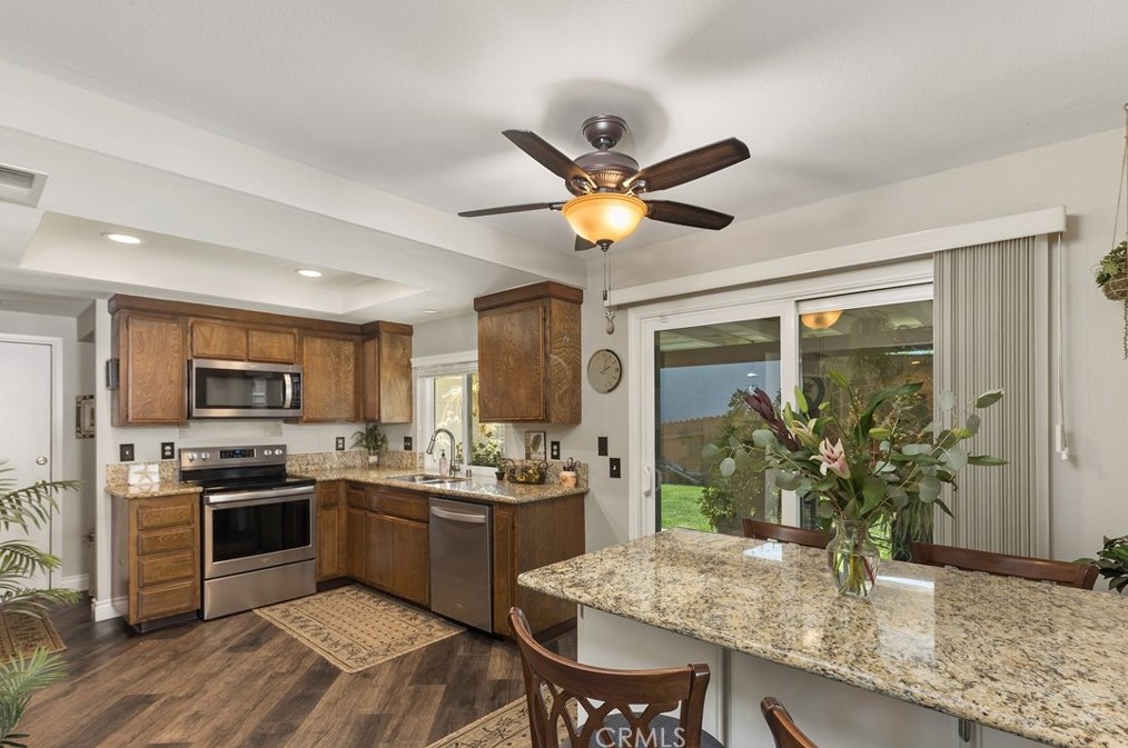 730 Thornton Ave, Hemet CA  92545-9129 exterior