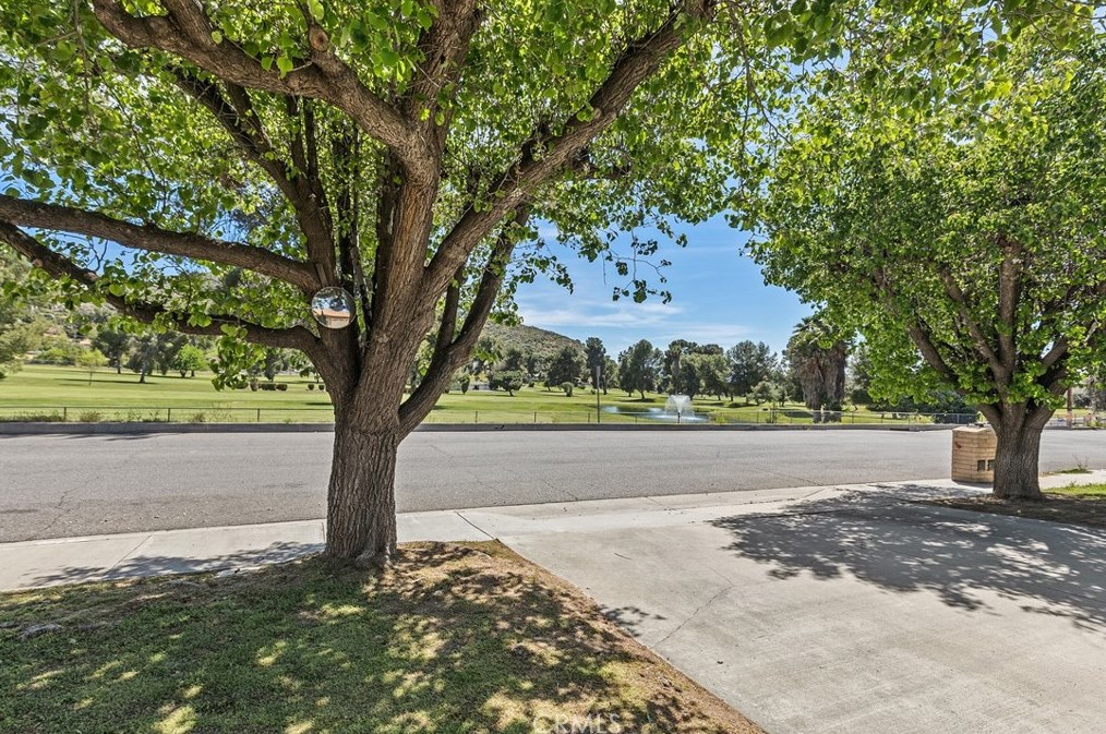 730 Thornton Ave, Hemet CA  92545-9129 exterior