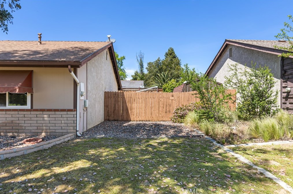 730 Thornton Ave, Hemet CA  92543-8039 exterior