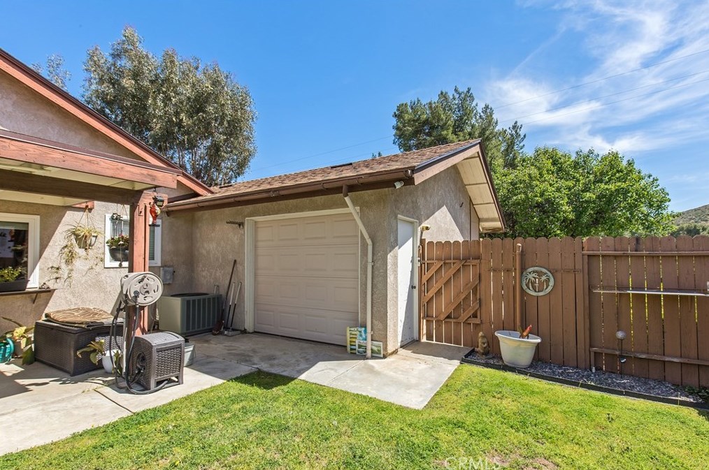 730 Thornton Ave, Hemet CA  92545-9129 exterior