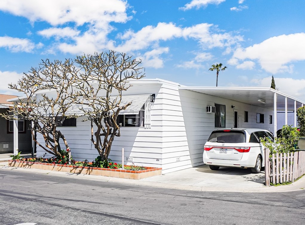 320 Park Vista St, Anaheim CA  92806-3722 exterior