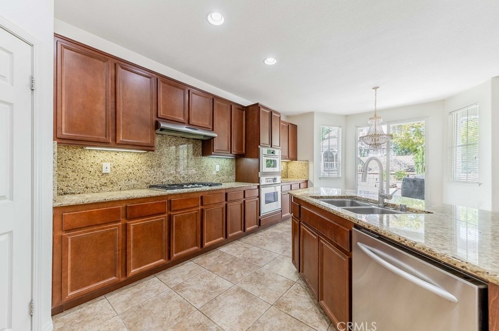 41036 Sunsprite St, Lake Elsinore CA  92532-1557 exterior