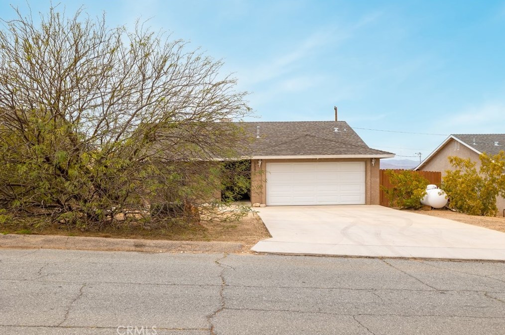 6592 Ivanpah Ave, Twntynine Plm, CA 92277-6556