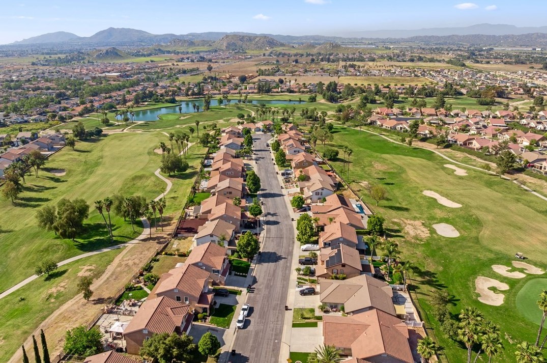 14930 Pete Dye St, Moreno Valley CA  92555-6330 exterior