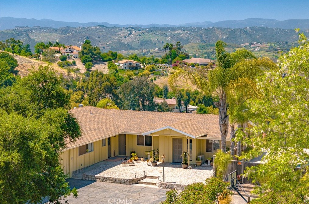 1659 Willow Glen Rd, Fallbrook, CA 92028-8389