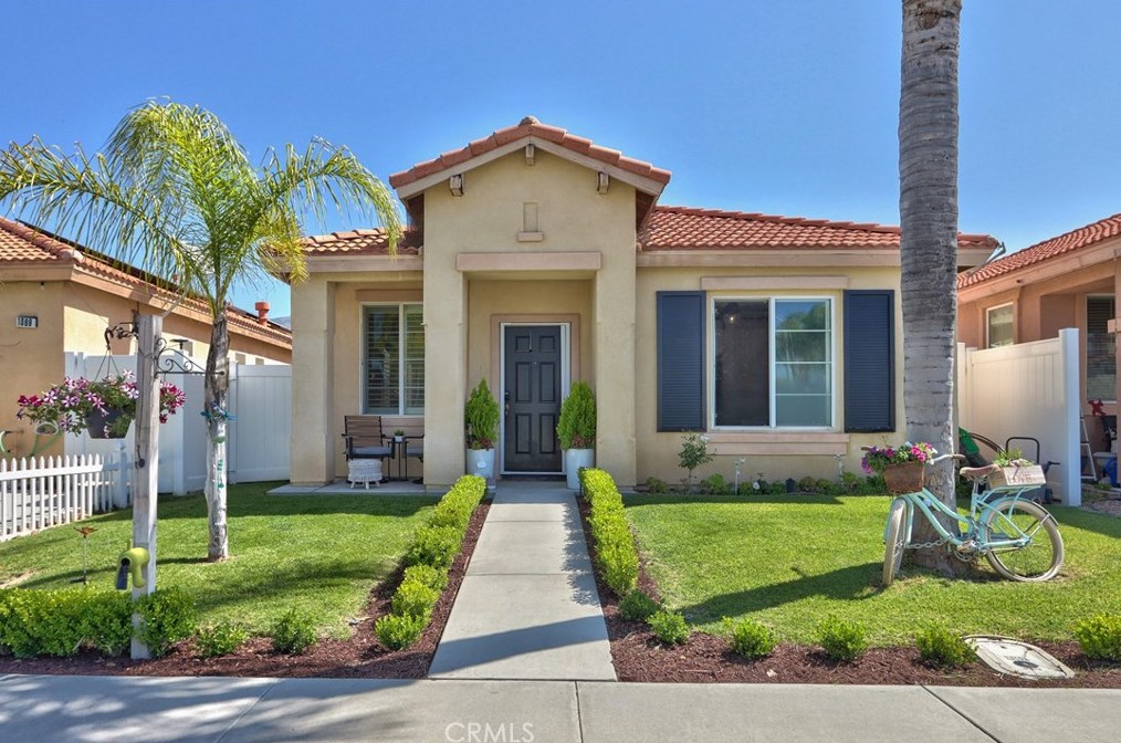 1063 Encanto Dr, San Jacinto, CA 92582