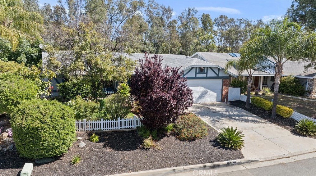 33361 Mill Pond Dr, Wildomar, CA 92595-8181