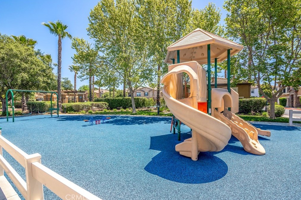 43074 Avenida Abril, Temecula CA  92592-3045 exterior