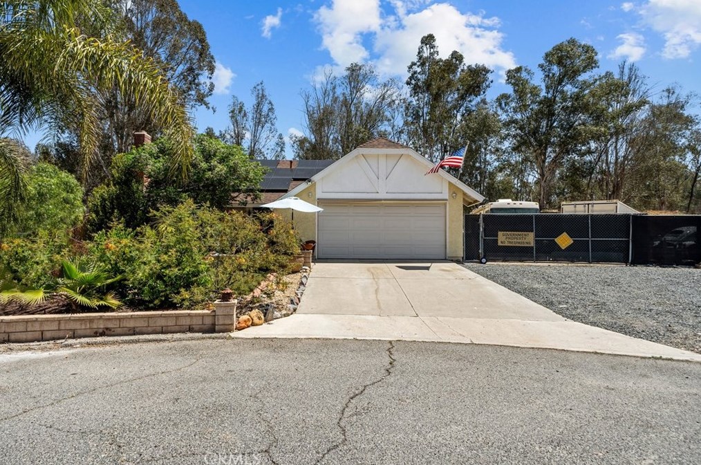 18049 Heidi Lisa Ln, Lake Elsinore CA  92532-1963 exterior