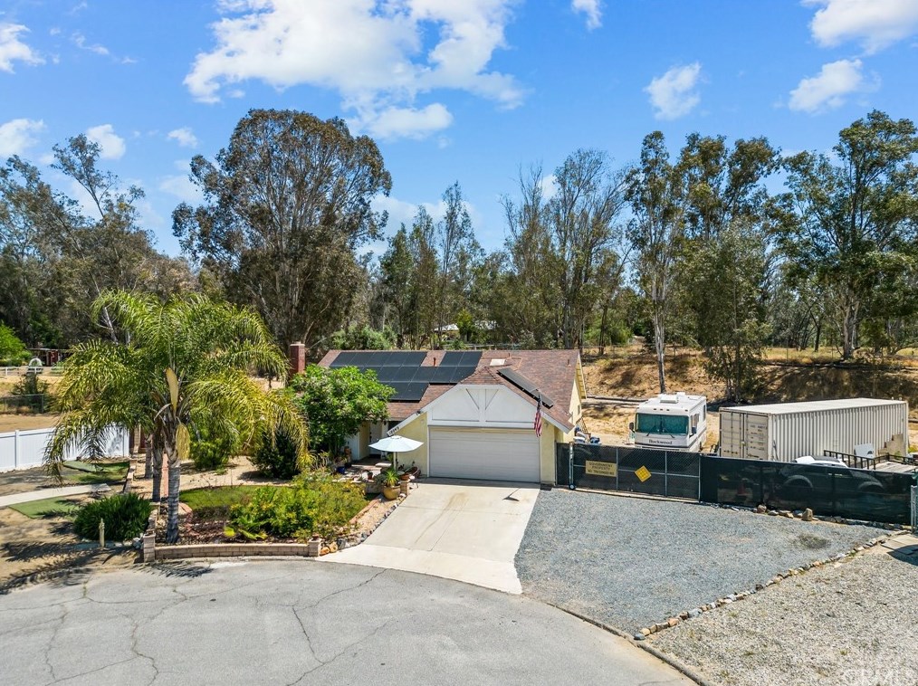 18049 Heidi Lisa Ln, Lake Elsinore CA  92532-1963 exterior