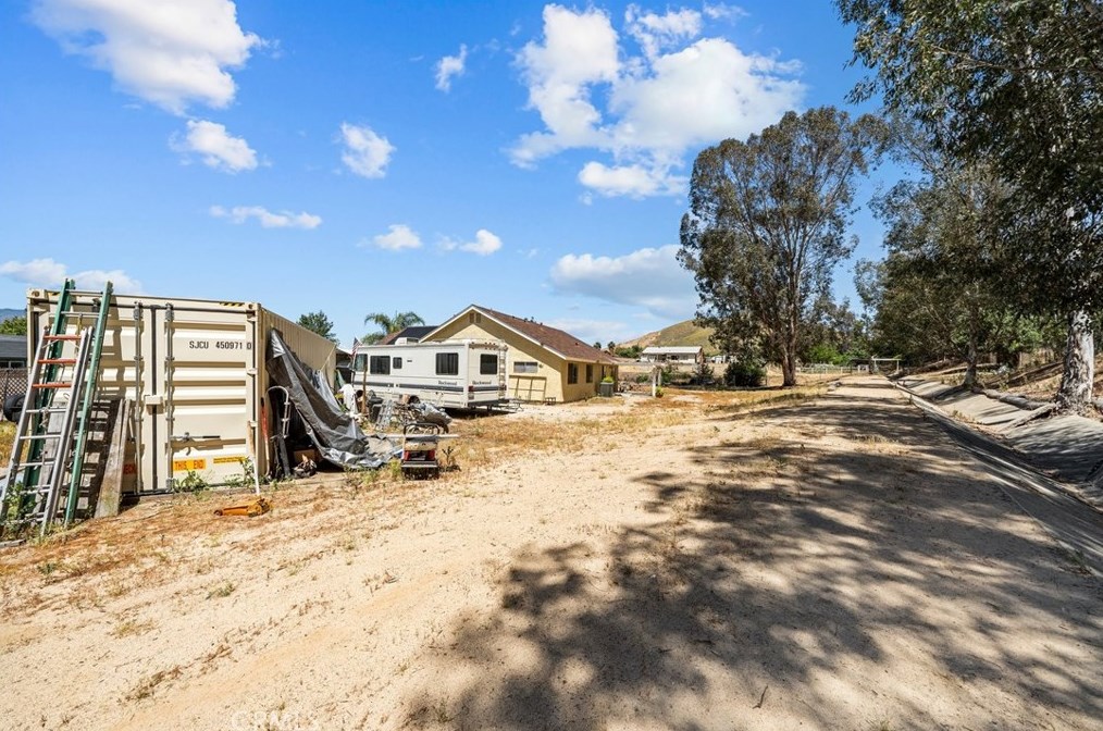 18049 Heidi Lisa Ln, Lake Elsinore CA  92532-1963 exterior