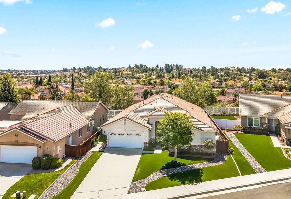 39692 Clos Du Val, Murrieta, CA 92563-4846