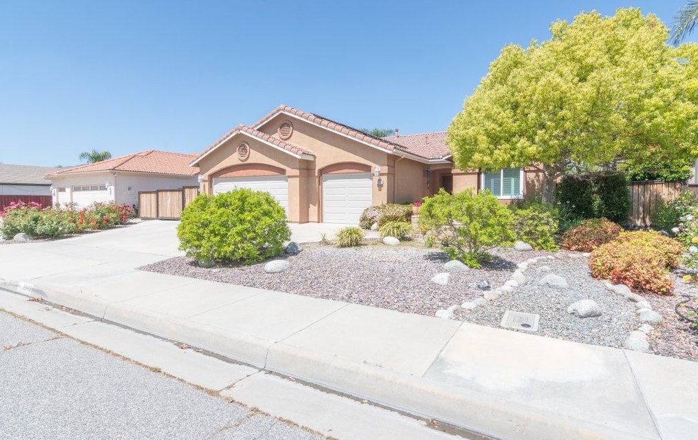 2045 Bergerac Ln, San Jacinto, CA 92583