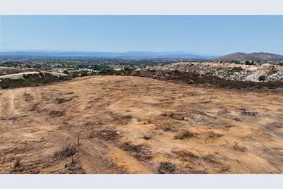 39365 Calle Breve, Temecula, CA 92592 - Photo 2