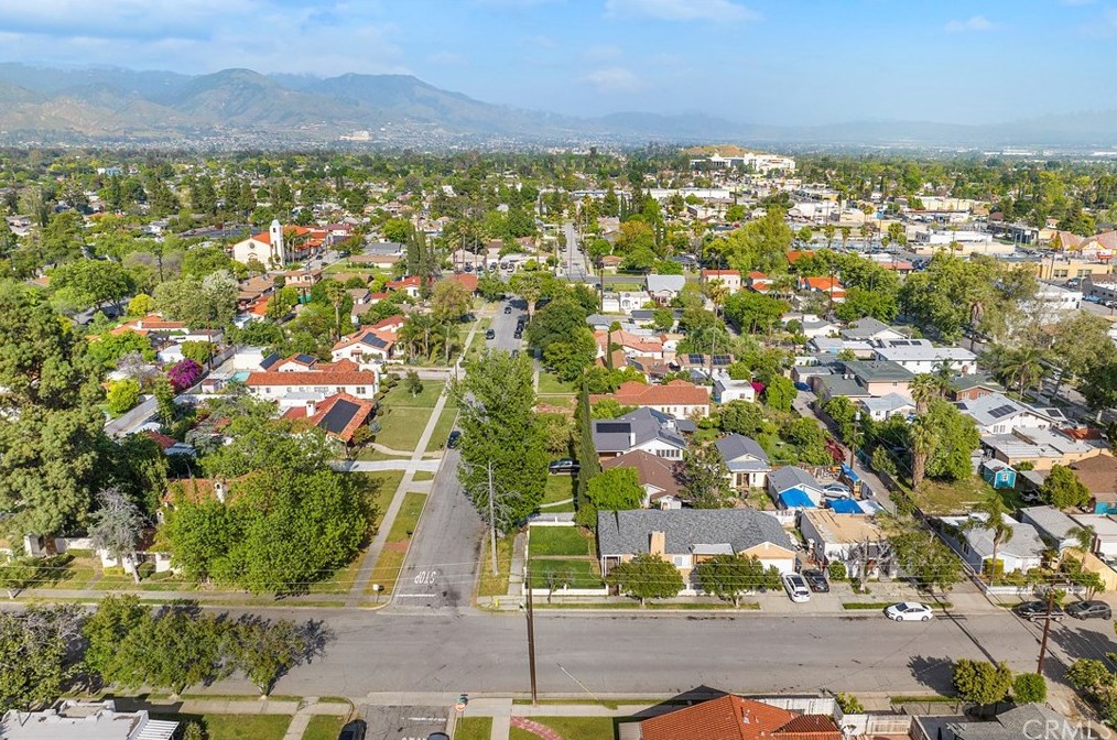 395 24th St, San Bernardino, CA 92405-3721