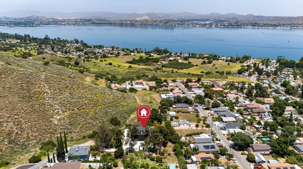 33180 Hollister Dr, Lake Elsinore, CA 92530