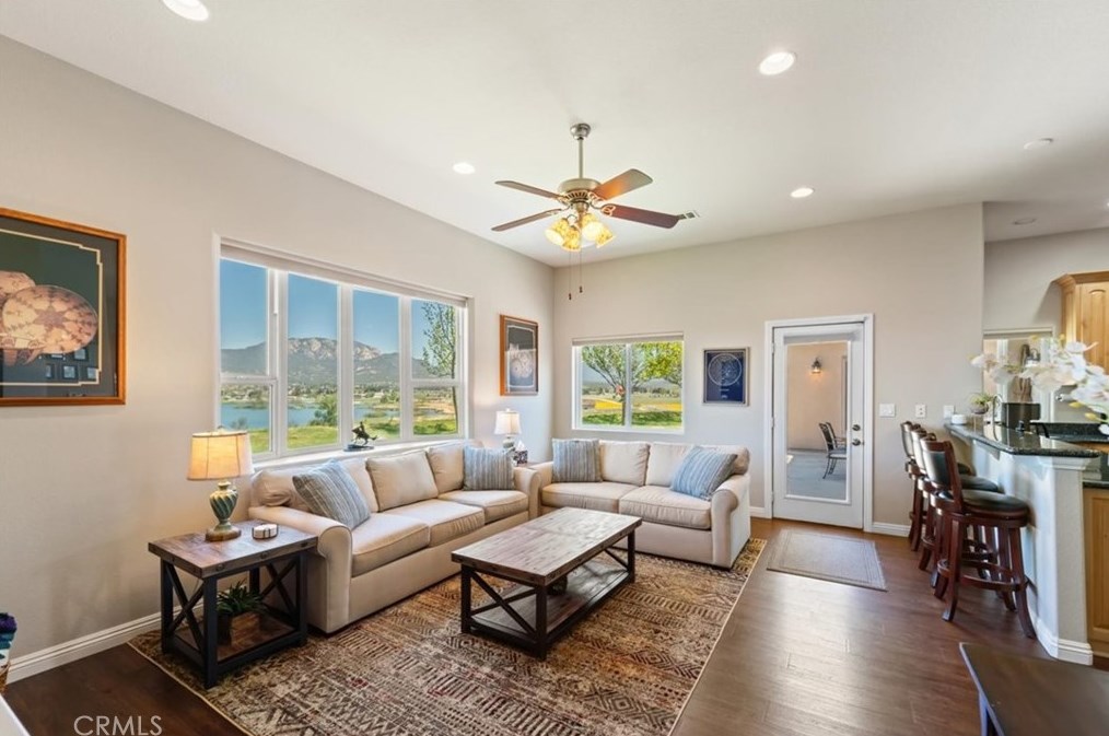 41917 Lakefront Dr, Aguanga CA  92536-9523 exterior