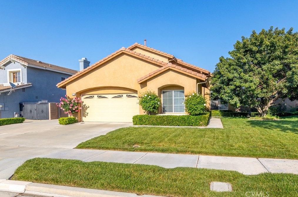 654 Wagonwheel Dr, Hemet, CA 92544-1859