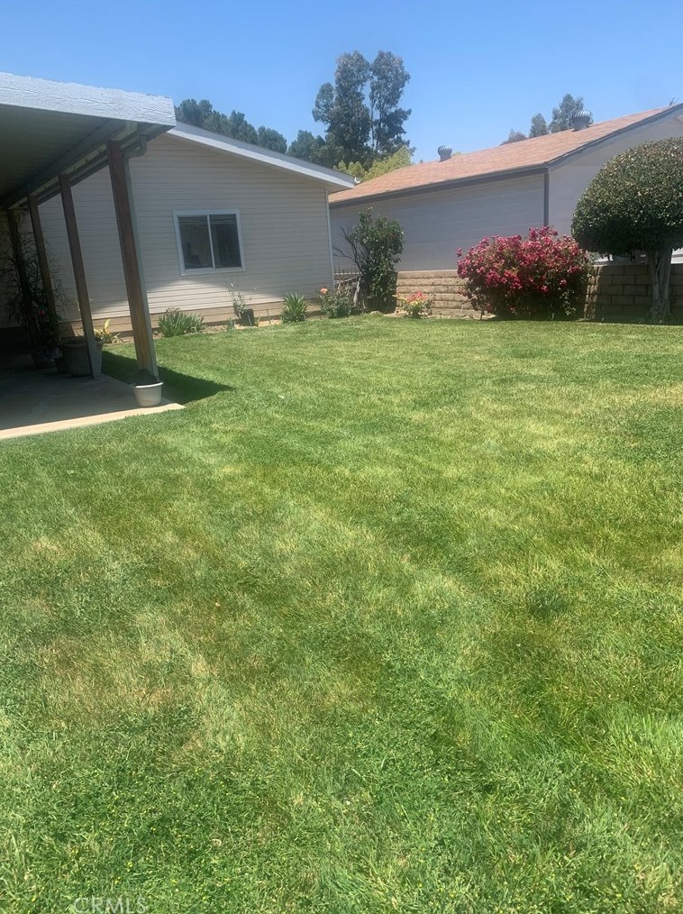 2525 Apple Tree St, Hemet CA  92545-7705 exterior
