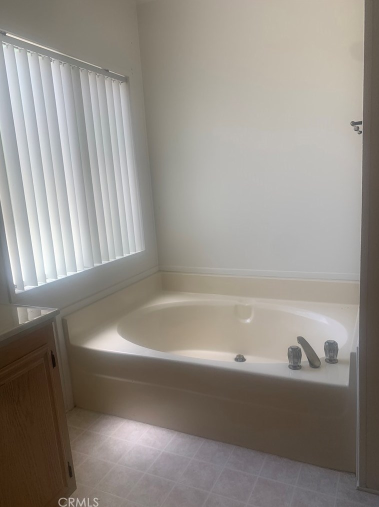 2525 Apple Tree St, Hemet CA  92545-7705 exterior