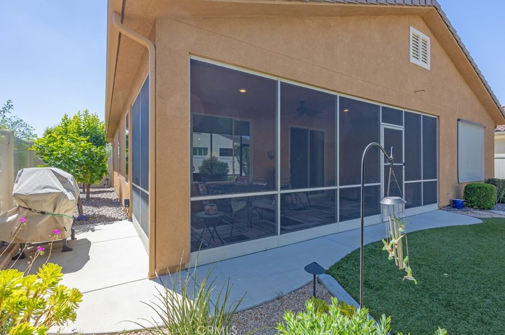 1370 Corte Alamonte, Hemet CA  exterior